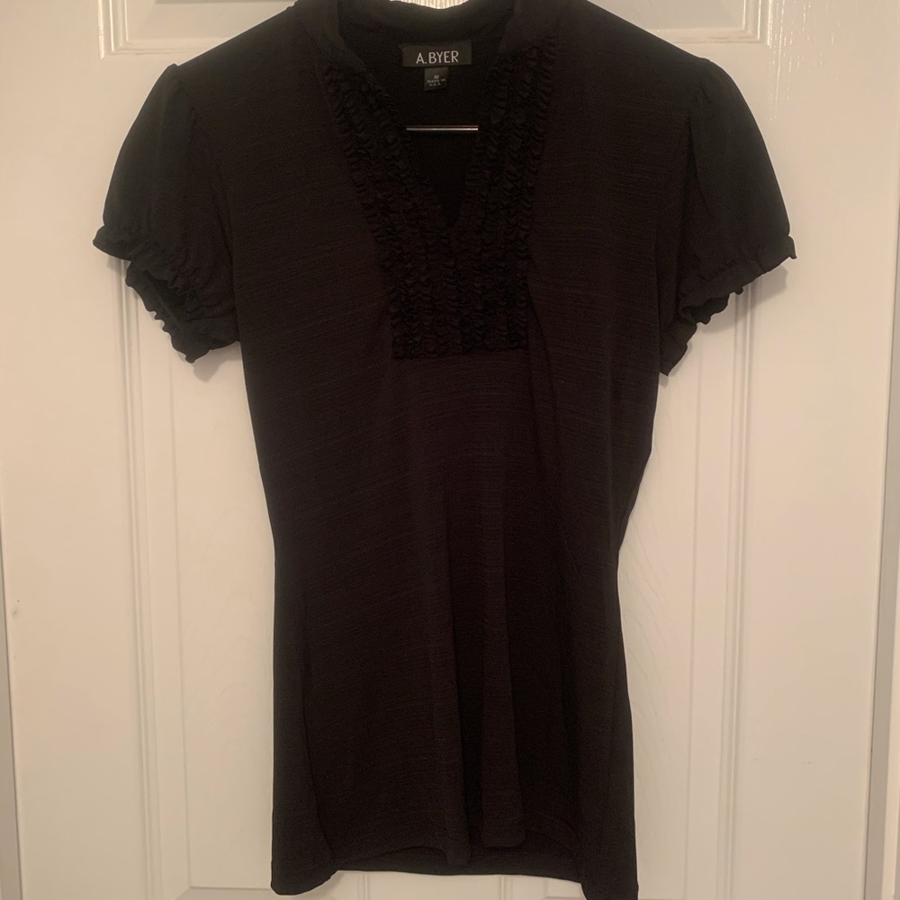 ⭐️A. Buyer Women’s Short Sleeve Top